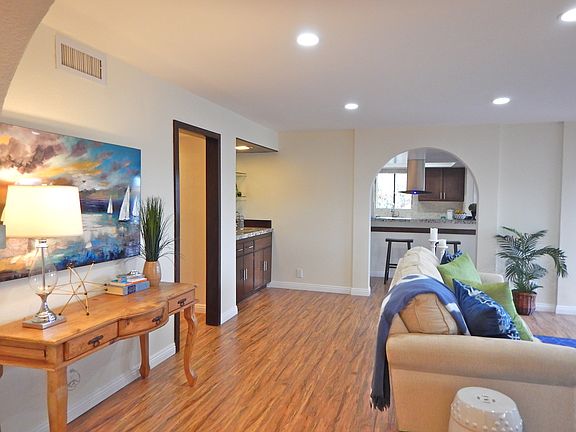 4th image of 2339 S Cabrillo Ave #A