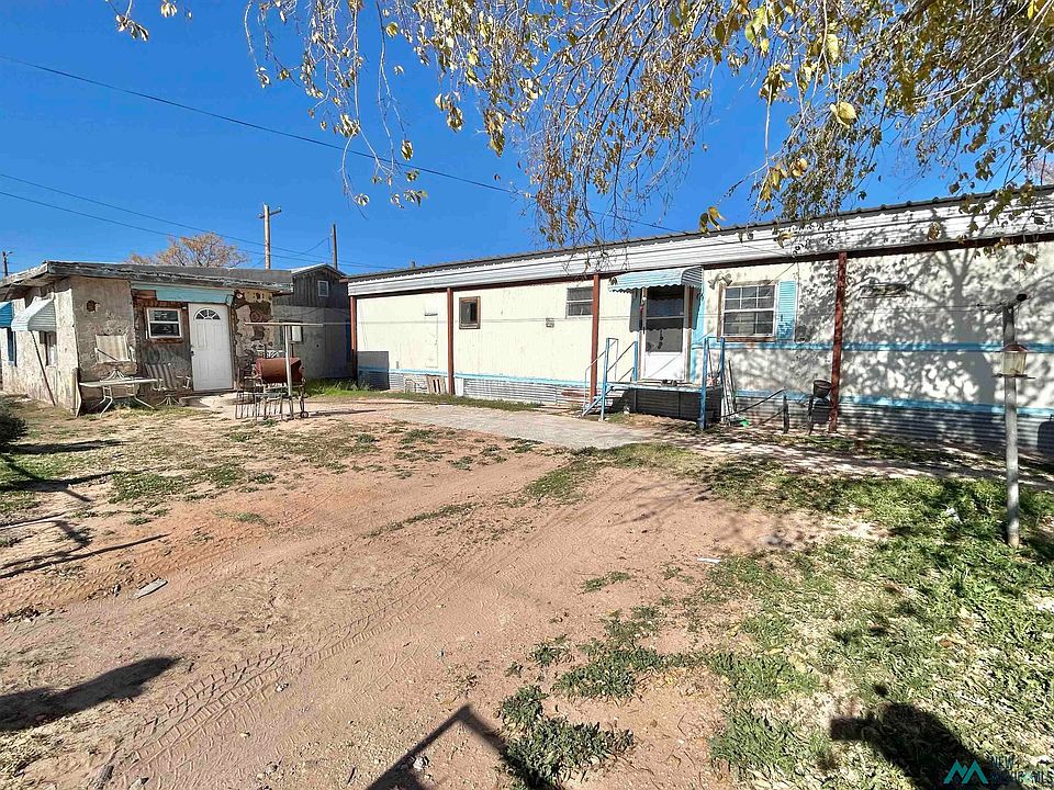 2nd image of 810 S Dal Paso St