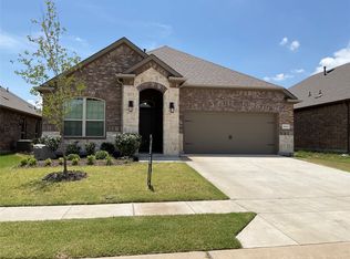 10804 Klondike Ln, Aubrey, TX 76227