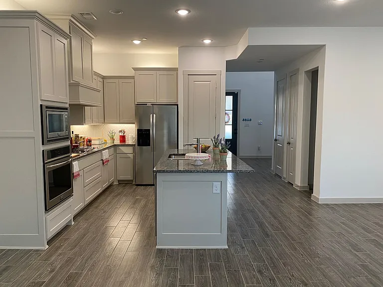 930 Marian Dr — Photo 11