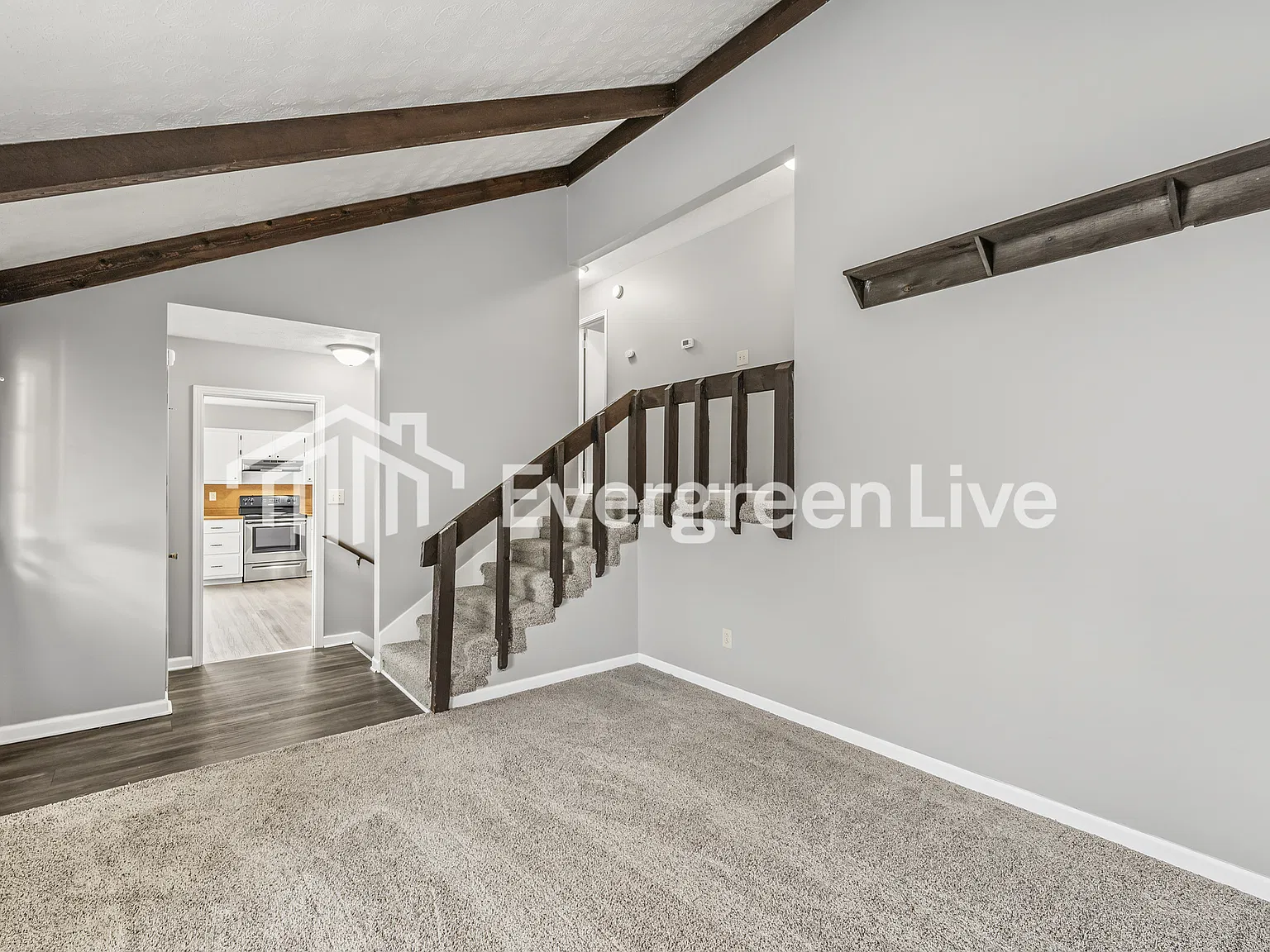 3 bed, 1.0 bath, 1300 sqft, $1,295 — Photo 3
