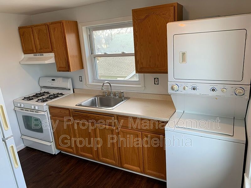 1st image of 719 Pembroke Ave #3