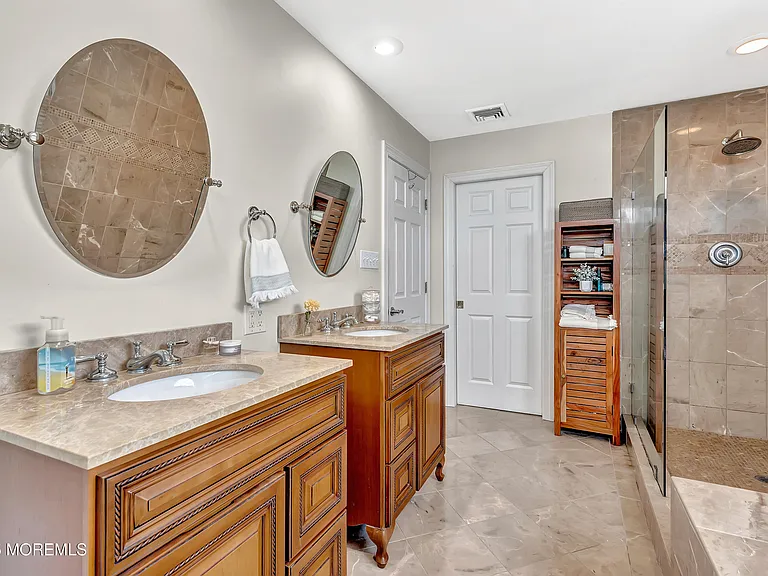 1814 Briarwood Ter — Photo 24