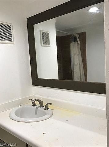2nd image of 2760 Holly Ave