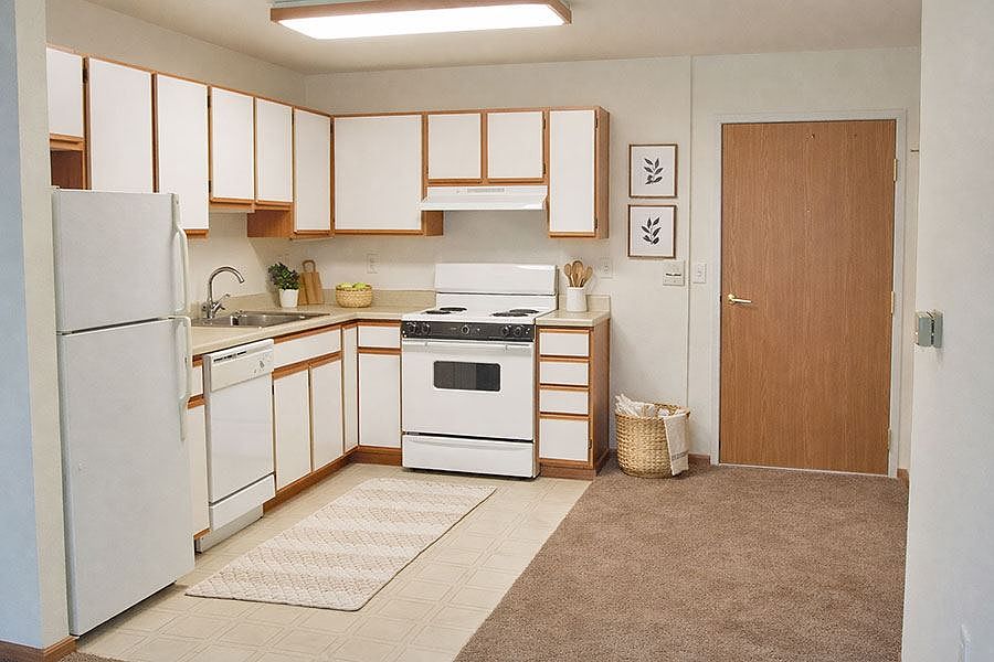 1st image of 2734 Hall St #2602426