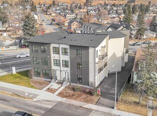 1820 W Home Rd NW, Calgary, AB T3B1H1