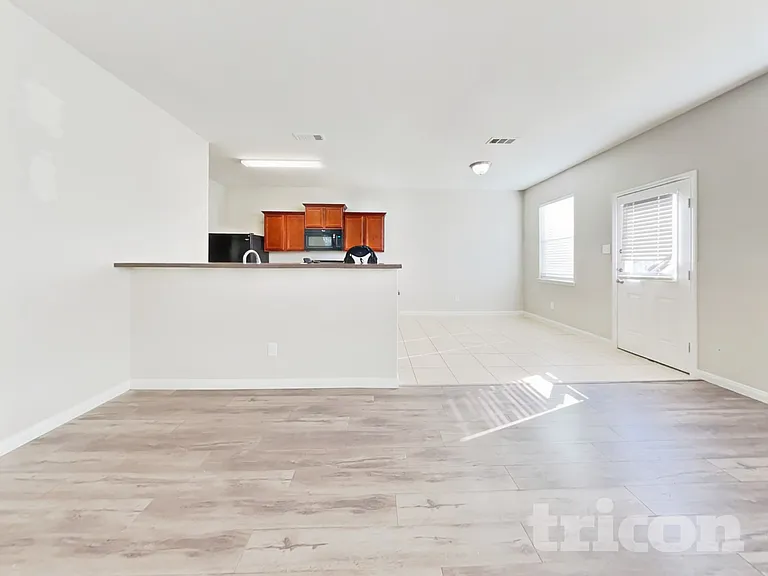 4821 Cedar Springs Dr — Photo 4