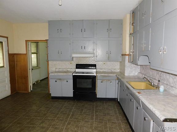 5th image of 119 W Washington St