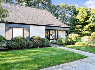 9 Pendleton Pl, Narragansett, RI 02882