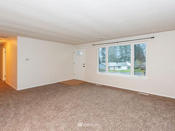 3rd image of 4611 SE Basswood Ln