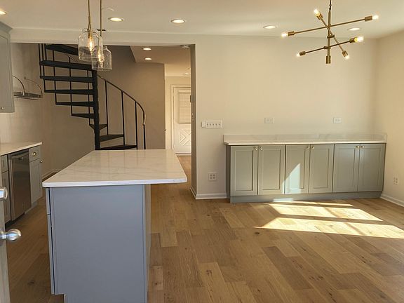 2nd image of 2025 N Honore St #2