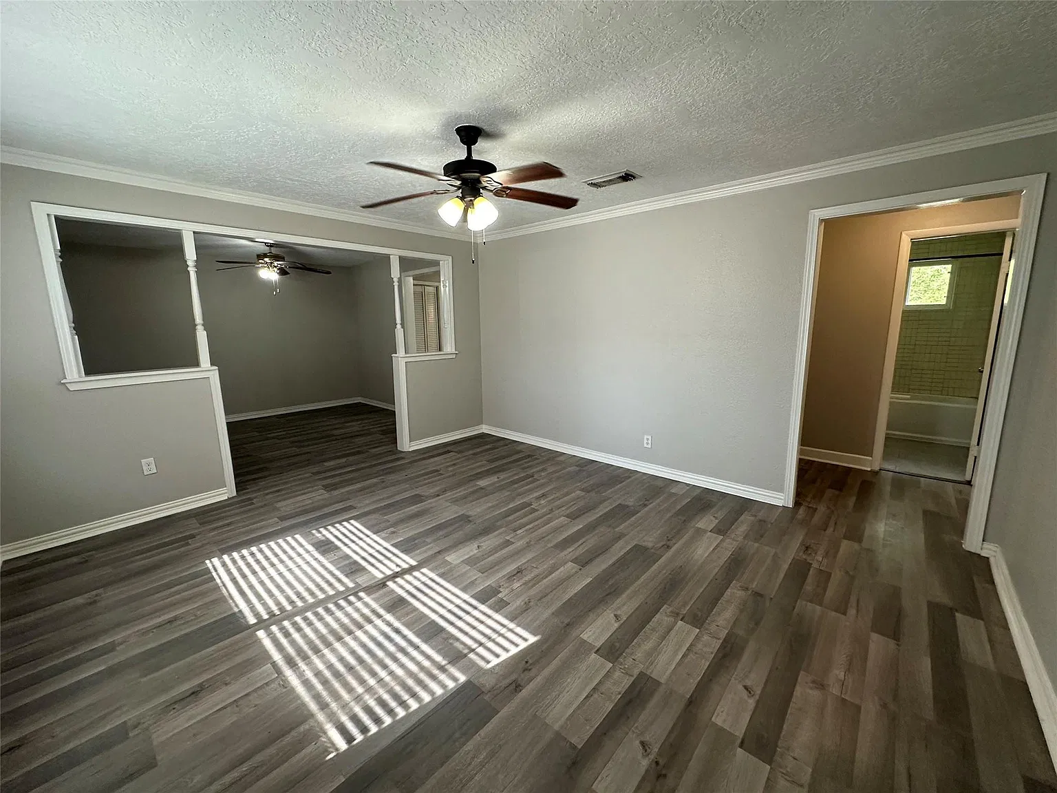 3 bed, 1.0 bath, 1176 sqft, $1,650 — Photo 3
