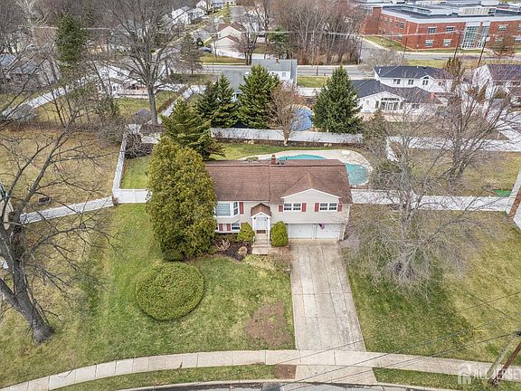 2nd image of 7 Snowden Rd