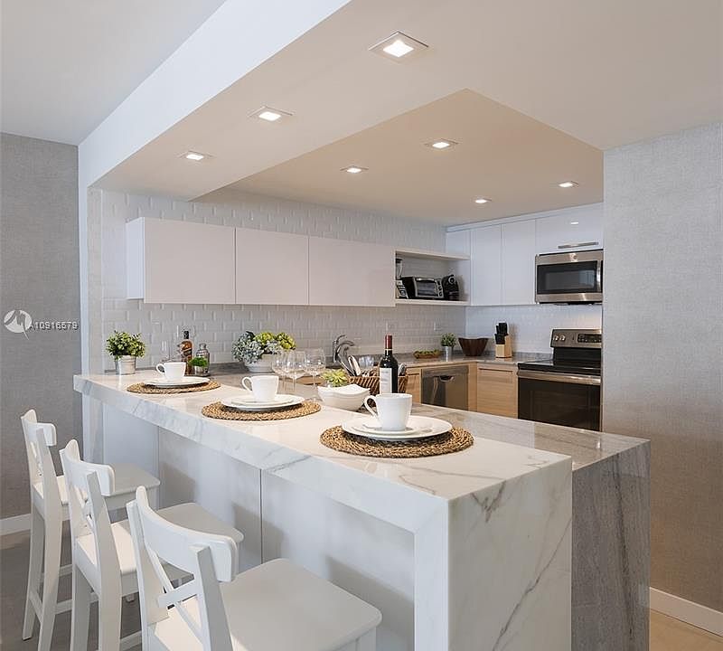 1st image of 6039 Collins Ave #92I