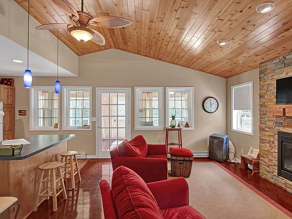 Living Rm & Fireplace