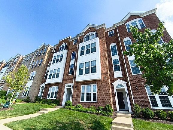 2nd image of 42677 Wardlaw Ter