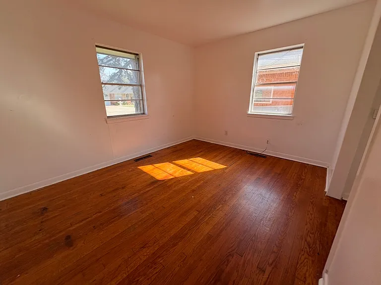 2108 SW 68th St — Photo 5