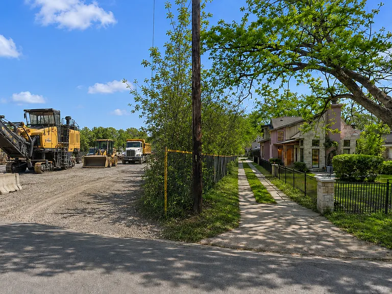 2309 Kinney Rd — Photo 14
