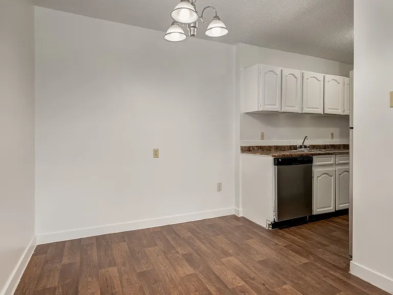 3805 Marlborough Dr NE — Photo 7