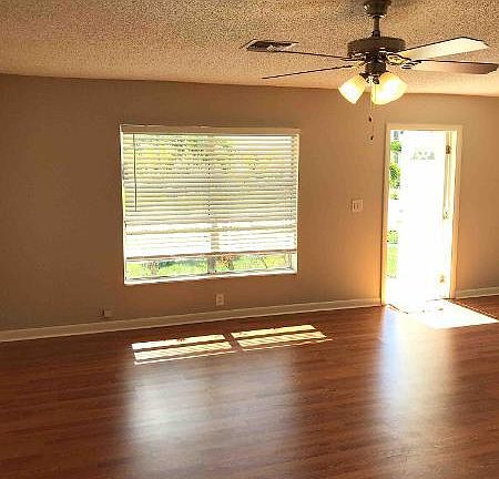 3rd image of 6069 Wauconda Way E