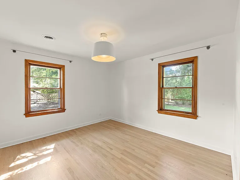 354 Indian Dr — Photo 16