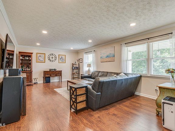5th image of 5106 Springview St