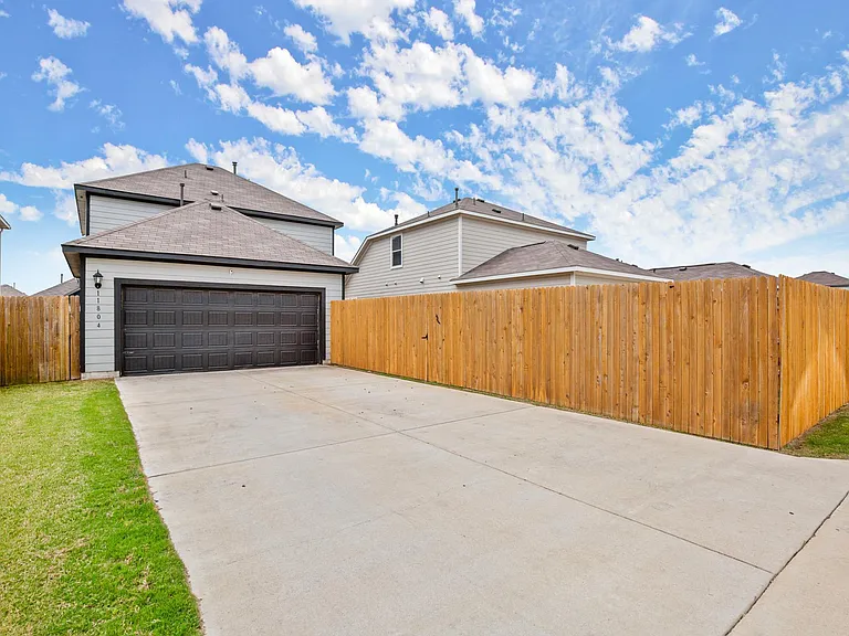 11804 Clayton Creek Ave — Photo 24