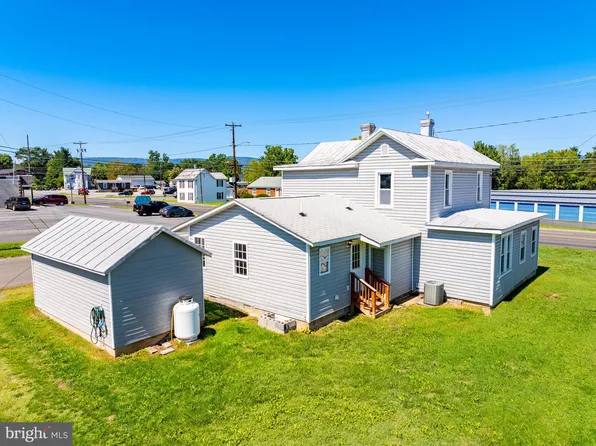 1218 E Main St, Luray, VA 22835