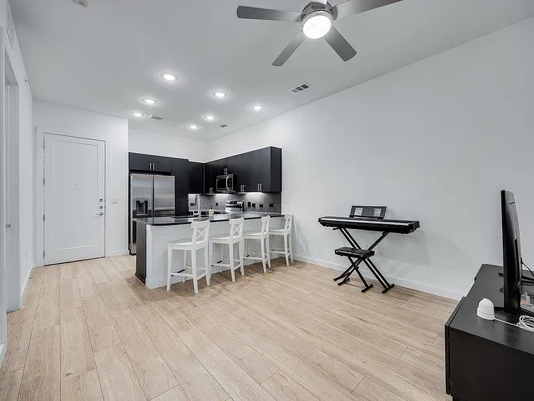 4801 Springdale Rd #2107 — Photo 8