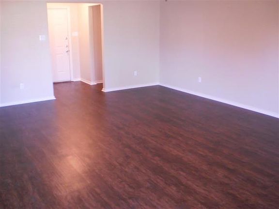 4th image of 107 Hickory Rd