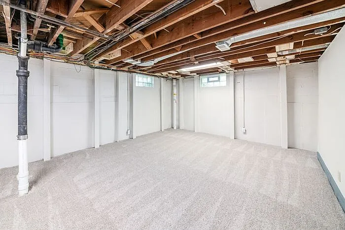 2135 Wesleyan Dr — Photo 24