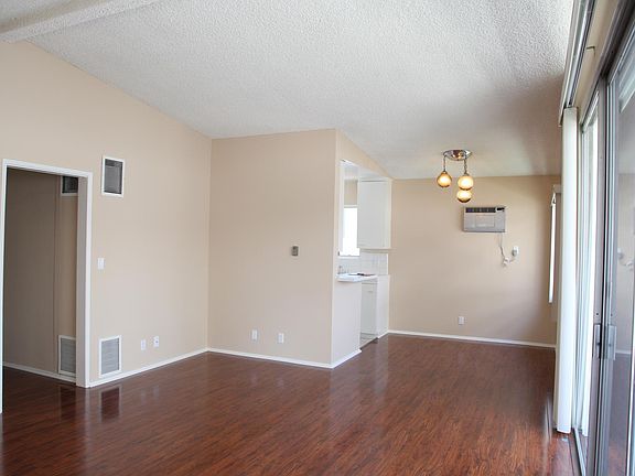 2nd image of 1916 Malcolm Ave APT 5