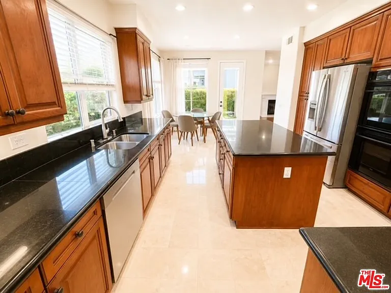 7371 Westcliff Dr — Photo 6