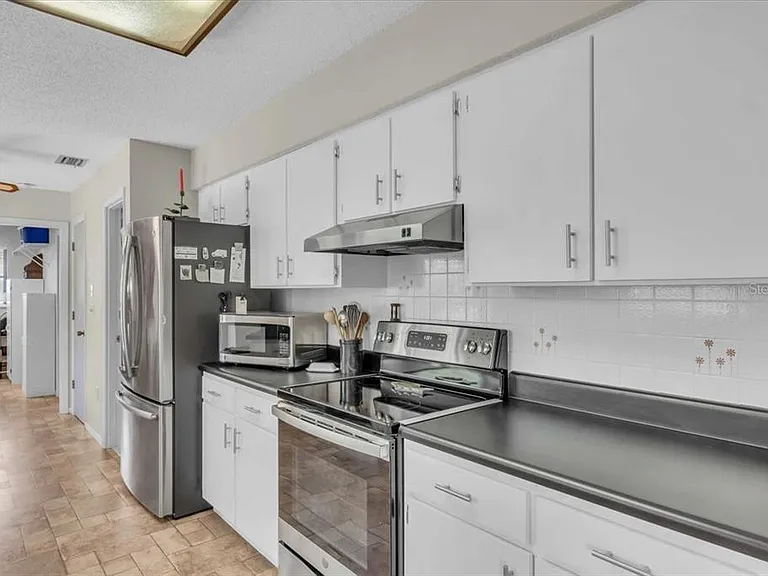 331 Burke Rd — Photo 11