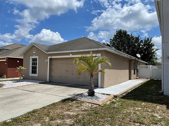 2nd image of 1053 Brenton Leaf Dr