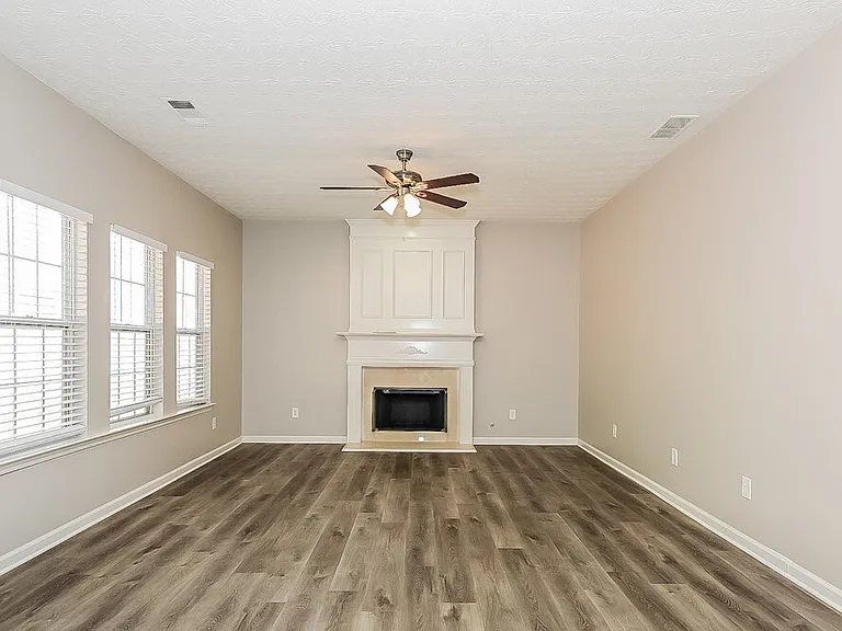 135 Greenland Dr — Photo 4