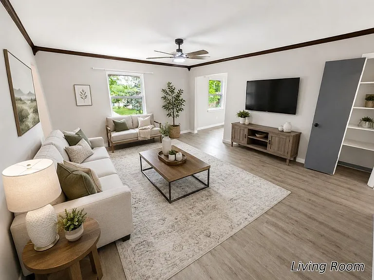 315 SE Melody Ln #B — Photo 6