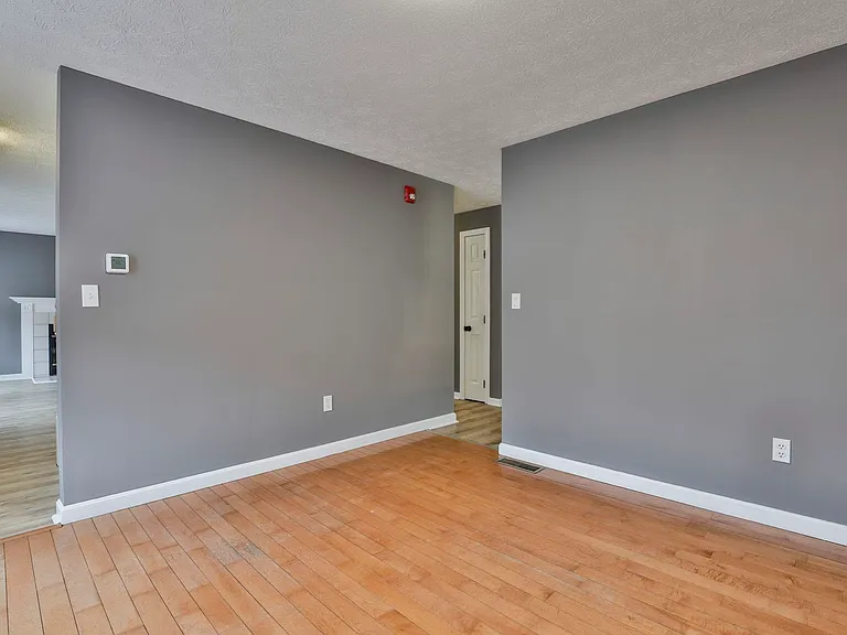 54 Vandora Dr — Photo 12