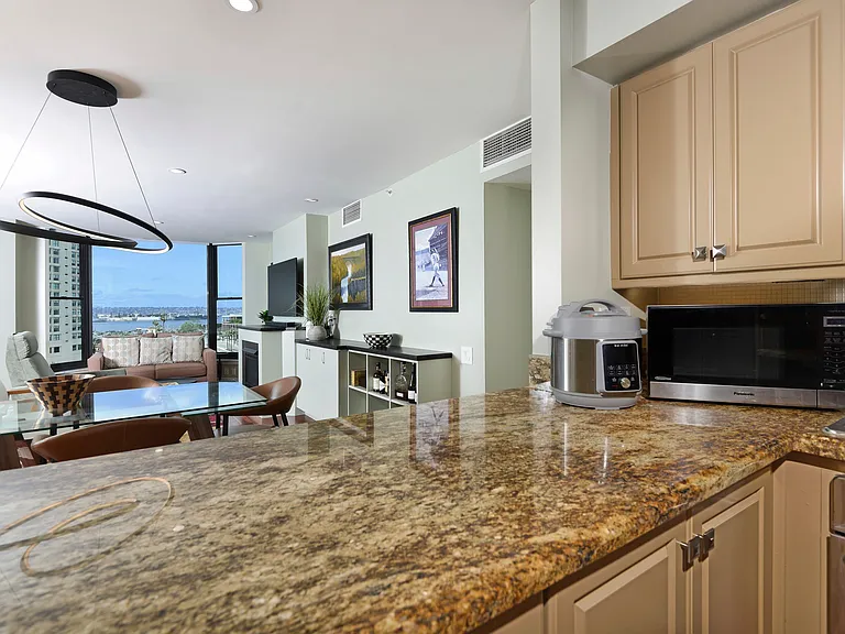 500 W Harbor Dr #1020 — Photo 10