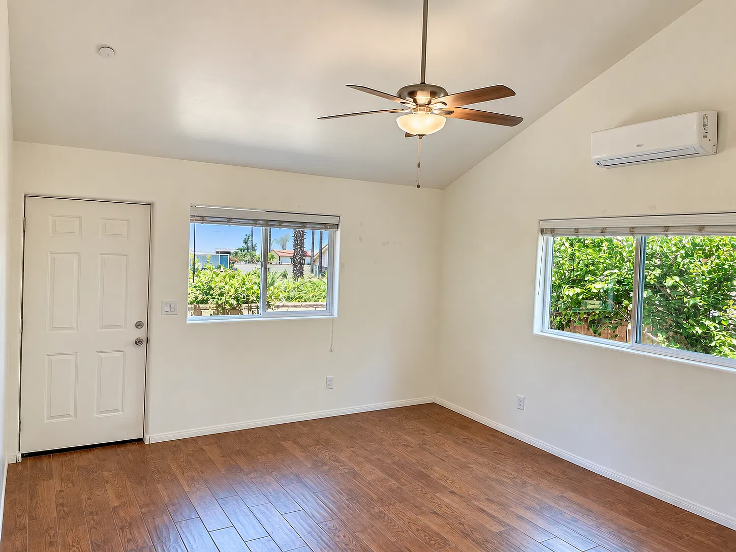 2 bed, 684 sqft, $2,075 — Photo 2