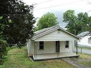 1st image of 916 Kenham Pl