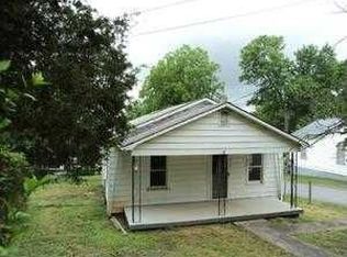 916 Kenham Pl, Lenoir, NC 28645