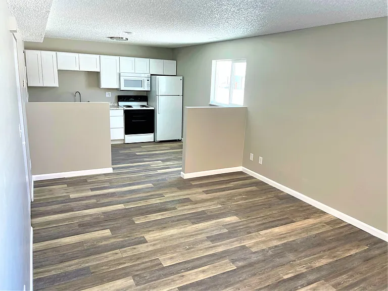 6655 Provincial Dr — Photo 2