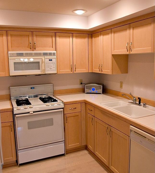 1st image of 250 NW Dogwood St APT D202