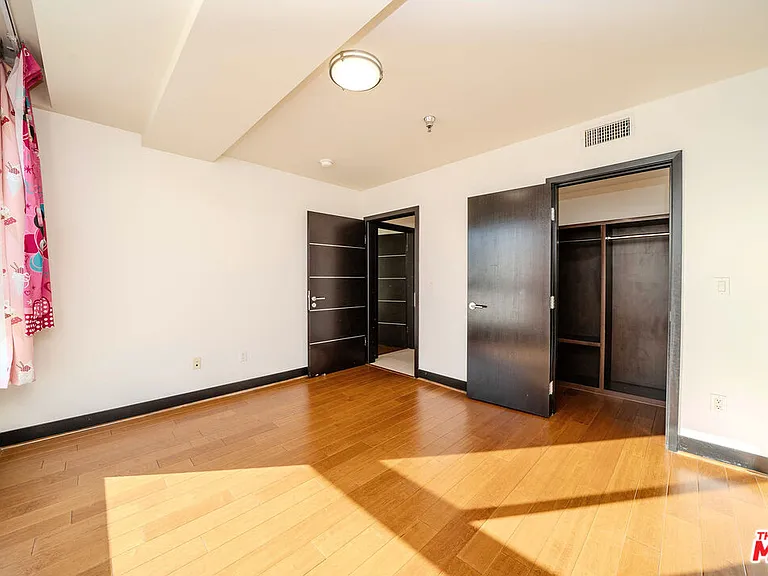 702 S Serrano Ave #501 — Photo 17