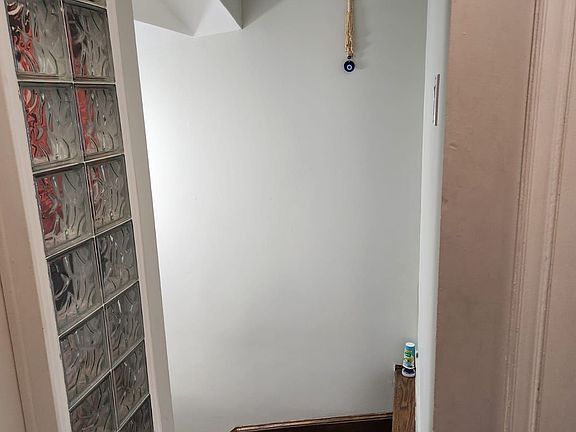 3rd image of 240 Tansley Rd