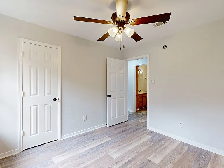 1406 Van Zanten Ct #B — Photo 15