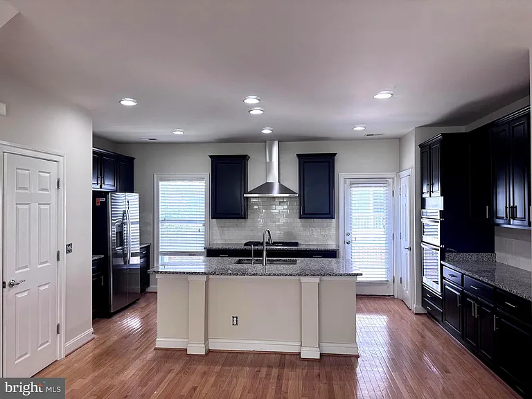 3083 Waterloo Ln — Photo 6