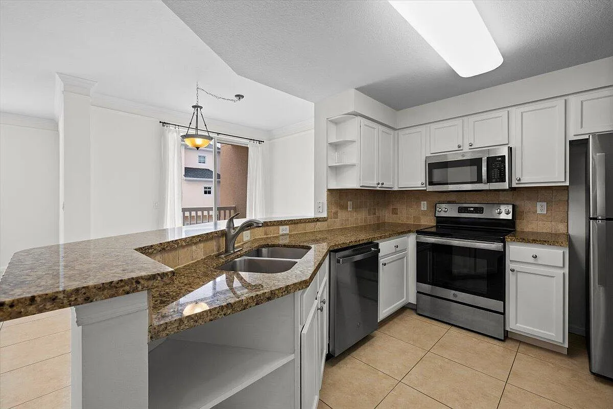 2 bed, 2.5 bath, 1344 sqft, $2,900 — Photo 1