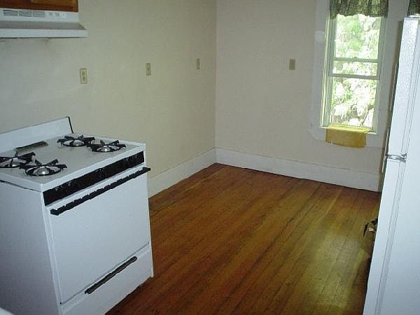 2nd image of 1249 Beacon St APT 3A